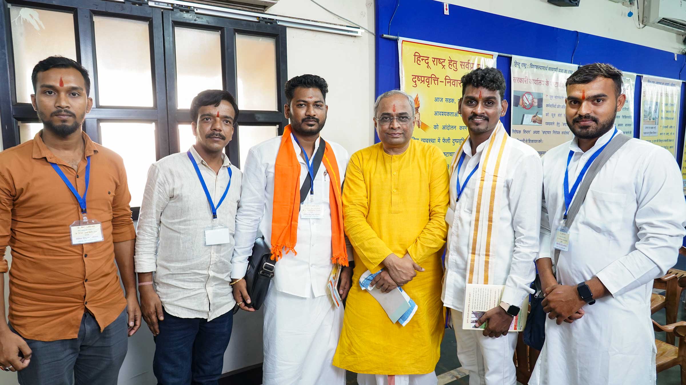 Devout Hindus with Sadguru (Dr) Charudatta Pingale (National Guide, Hindu Janajagruti Samiti)