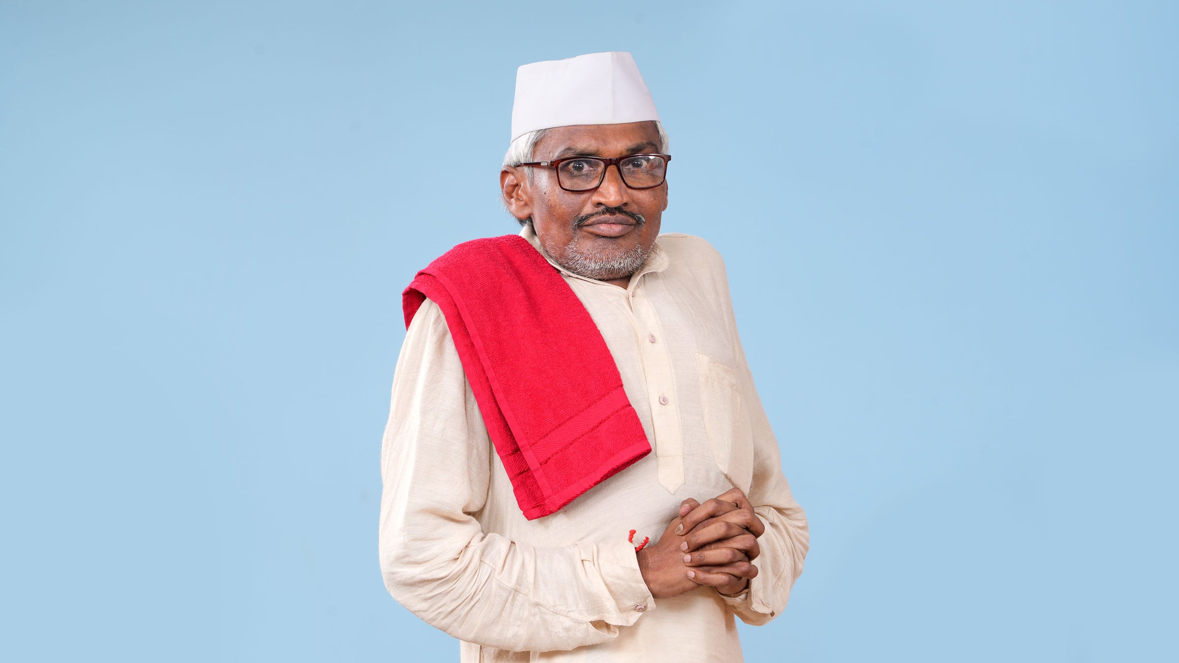 Despite his physical problems, Mr Anil Bhai Shastri (President, Gujarati Samaj, Varanasi, Uttar Pradesh) has come all the way from Varanasi to Goa to attend this Mahotsav because of his dedication to the Nation and Dharma. He is self-motivated to participate in bringing about awareness on Dharma in Varanasi.