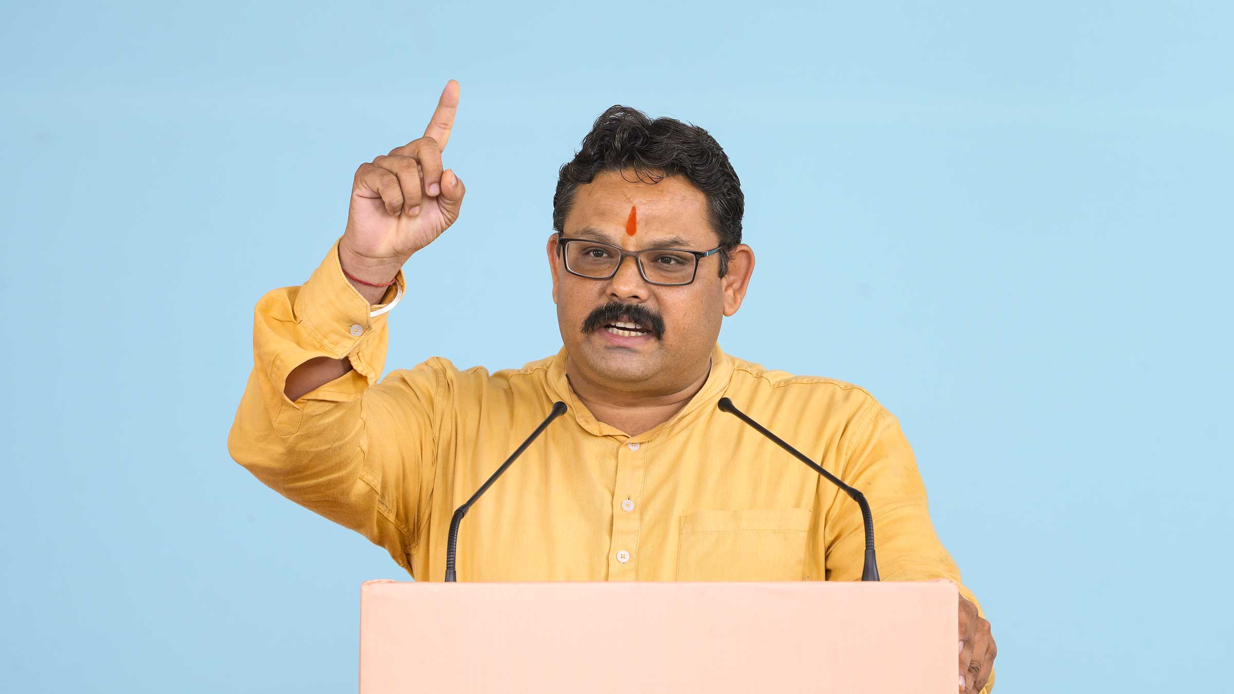 While speaking on the ways to preserve and promote Sanskrut, Dr Ajit Chaudhari (Principal, Yashwantrao Chavan Polytechnic, Beed, Maharashtra) said – It would be most appropriate to use Sanskrut for providing education on Dharma, bringing about awakening on Dharma and its protection.