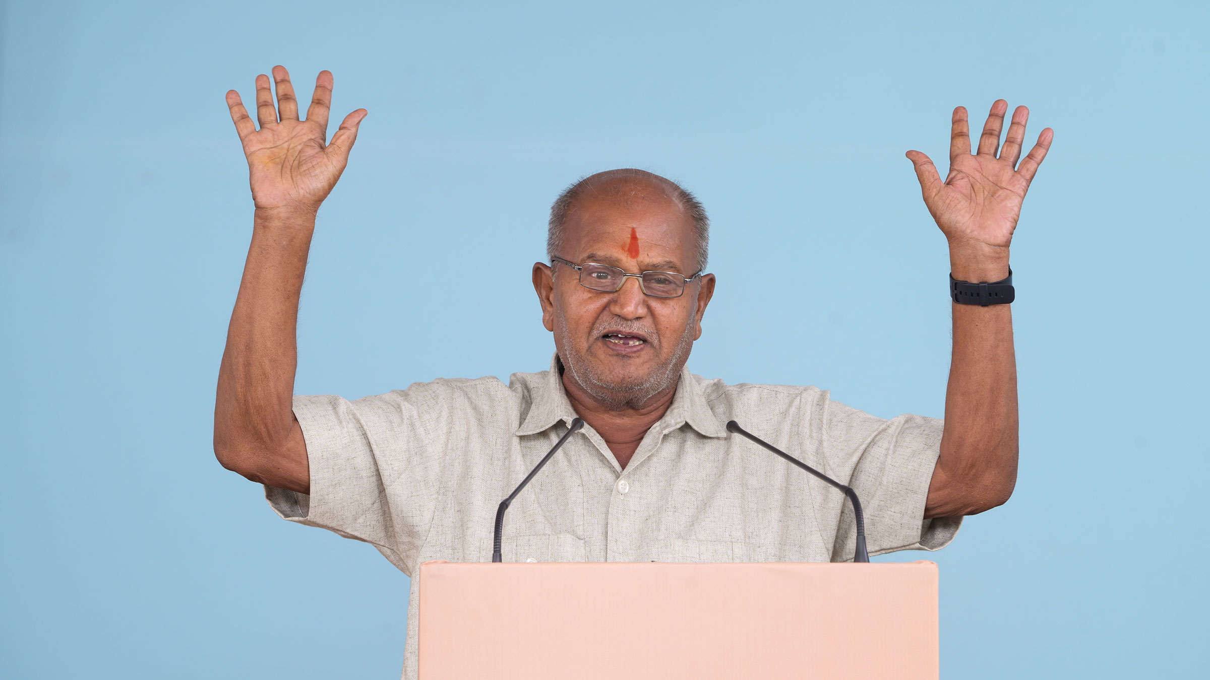Mr Motilal Rathi (Founder Member, Hindu Utsav Samiti, Bareli, Madhya Pradesh) said - I am delighted to see the revered energy in women and the spiritual power of Saints in Hindu Dharma. I am 72 years old; however, after coming here, I feel energetic and enthusiastic like a 27-year-old.