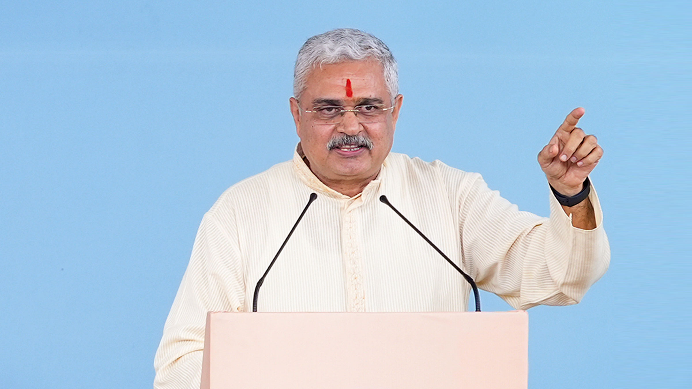 While sharing his thoughts on the Nation and Dharma, Mr Chandrakant Raipat (Trustee, EKAL Gramotthan Foundation, Seva Bharati and Vice President, VHP, Jharkhand) said - All Hindu organisations should work together for a common goal.