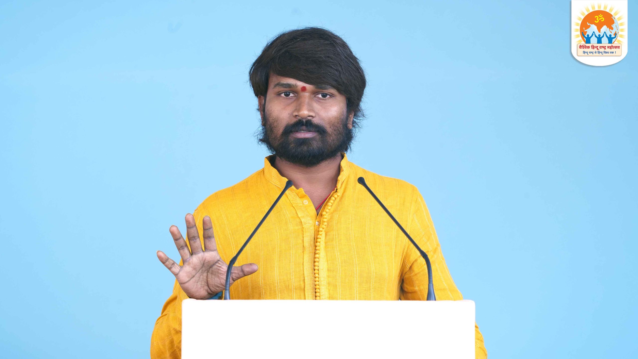 Mr Vinod Kumar (Editor, String Reveals, Karnataka) addressing the session on - 'Educating Hindus on Dharma and culture - the challenges and opportunities for the (Hindu) social media'