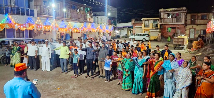 Devout Hindus taking pledged to participate in the mission of Hindu Rashtra