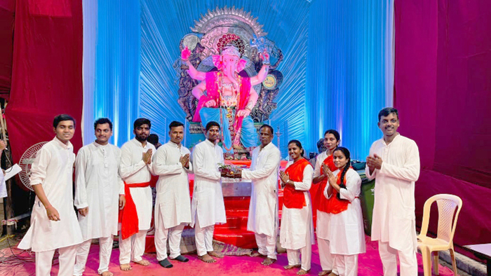 The Samiti volunteers were felicitated on behalf of the Mandal